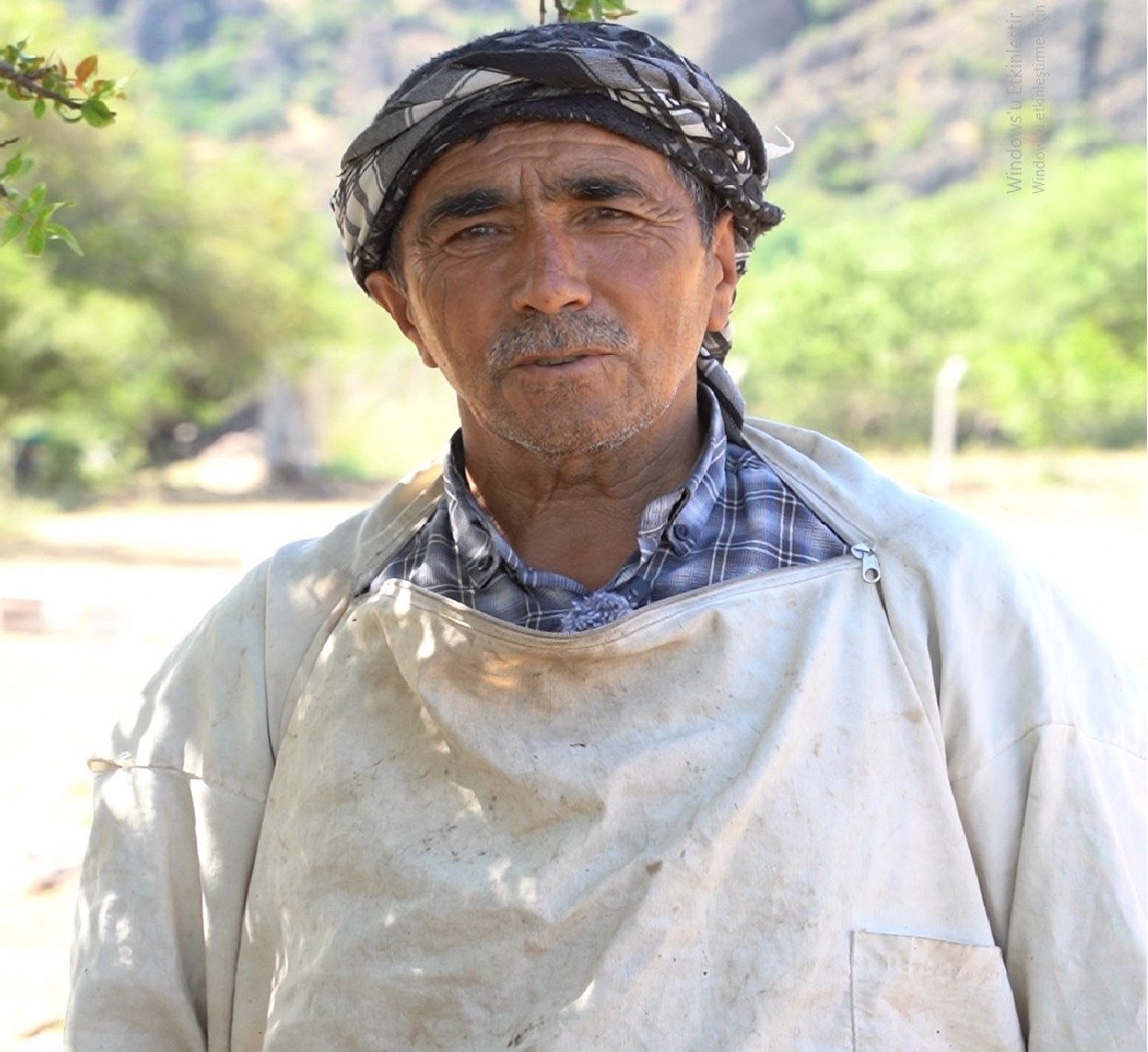 Yunusemre’den Arıcılara Kovan Desteği Yunusemre’den Arıcılara Kovan Desteği