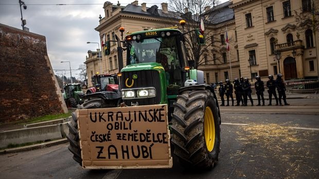 Çiftçilerin protestolarına rağmen Avrupa Birliği'nden Ukrayna'ya yeşil ışık!