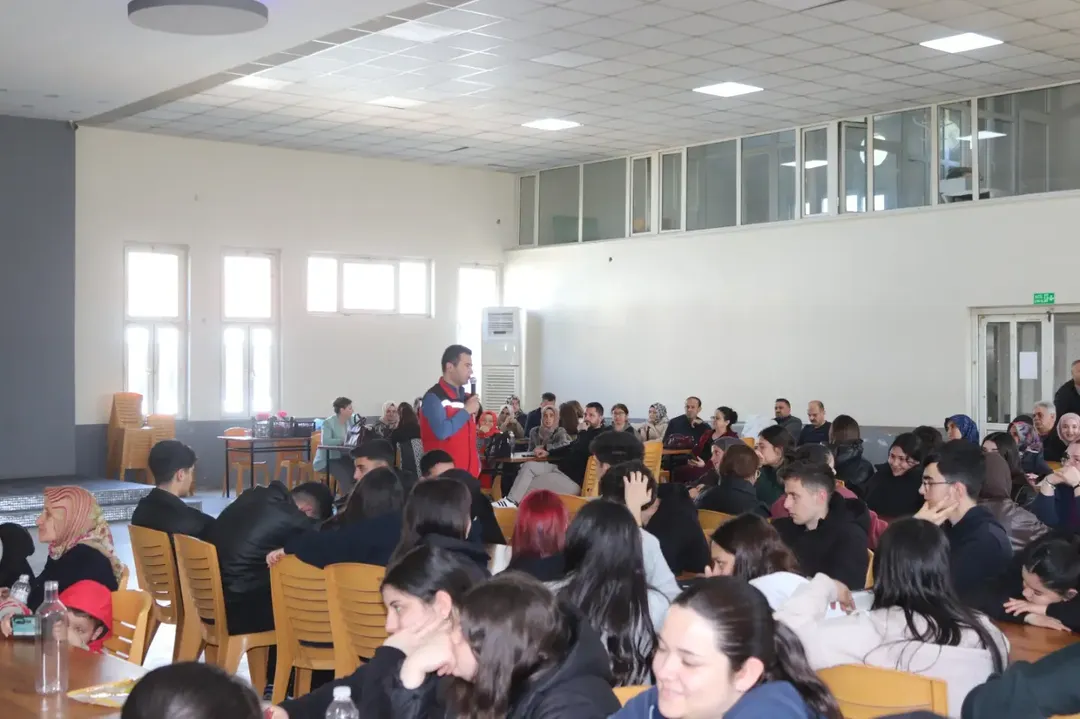 Akhisar’da “Kadın Eli Projesi” Kapsamında Gıda Güvenliği Semineri