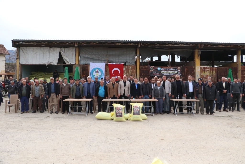 Alaşehirli üreticilere 60 Ton Gübre Desteği
