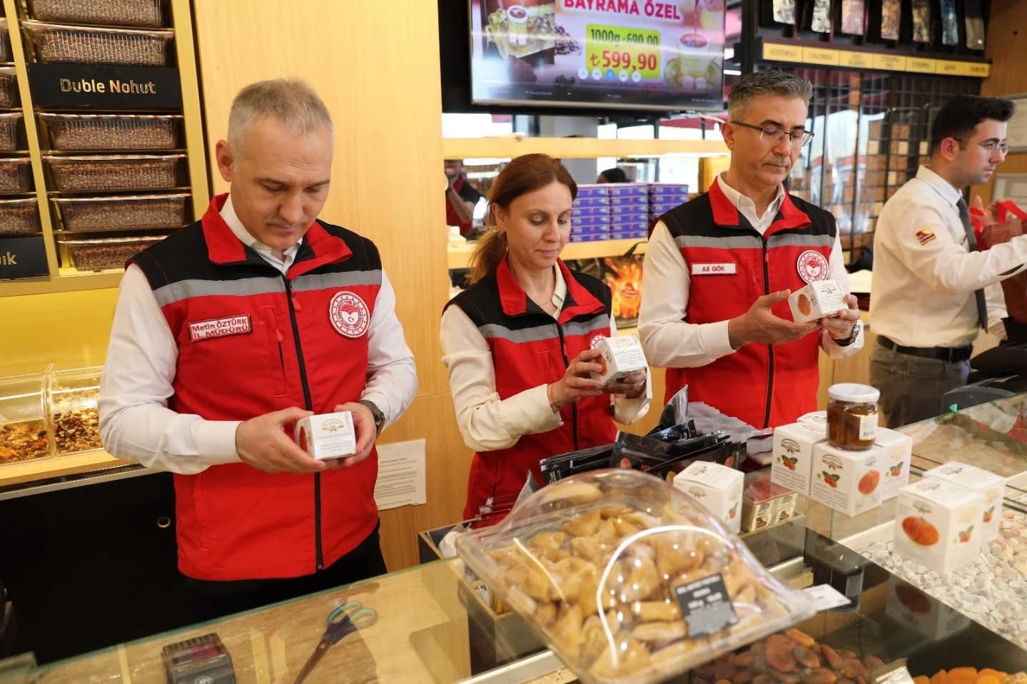Manisa’da Ramazan Bayramı Öncesi Gıda Denetimleri Artırıldı Manisa’da Ramazan Bayramı Öncesi Gıda Denetimleri Artırıldı