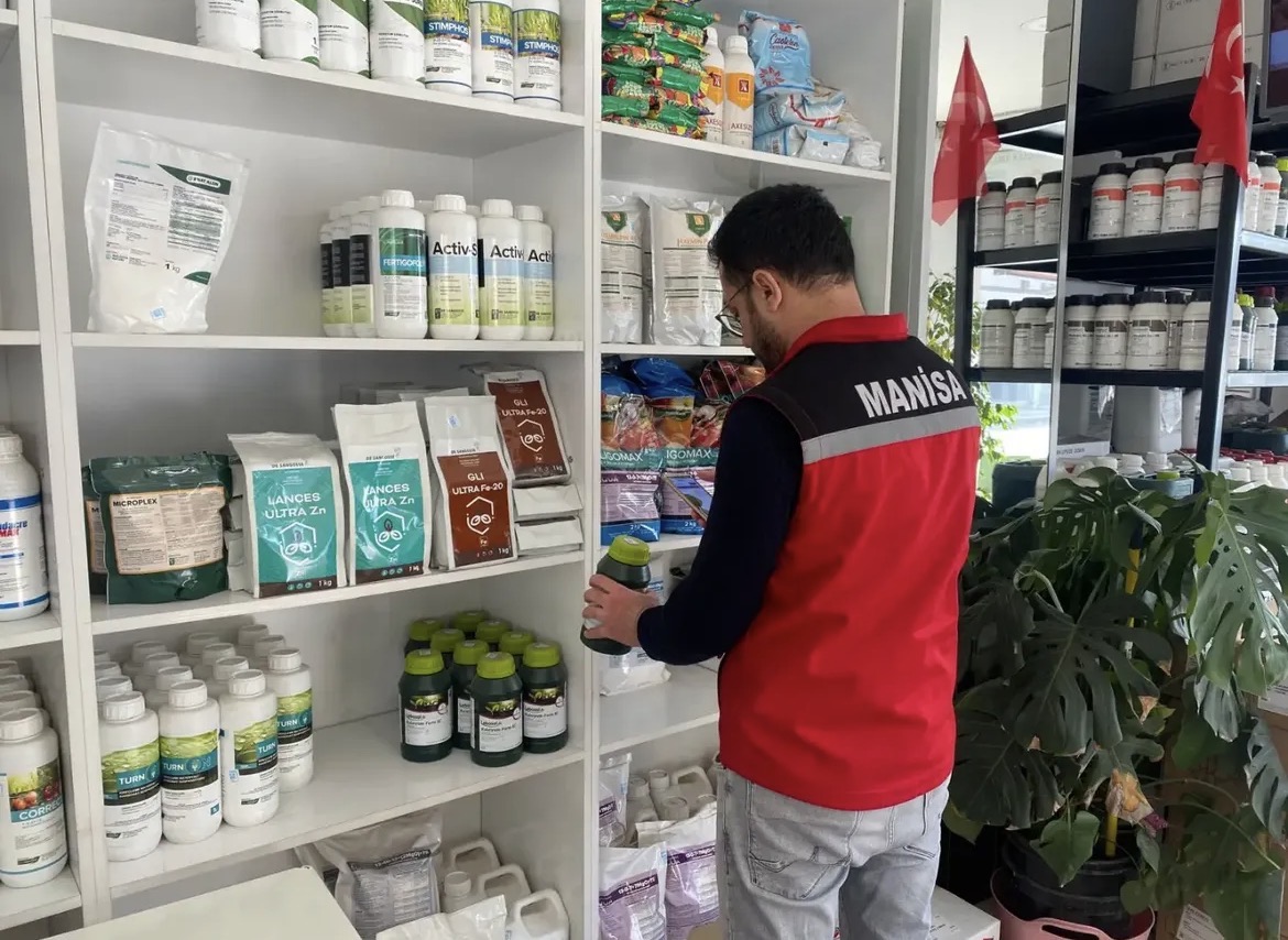 SARIGÖL’DE GÜBRE VE BKÜ BAYİLERİ DENETLENDİ