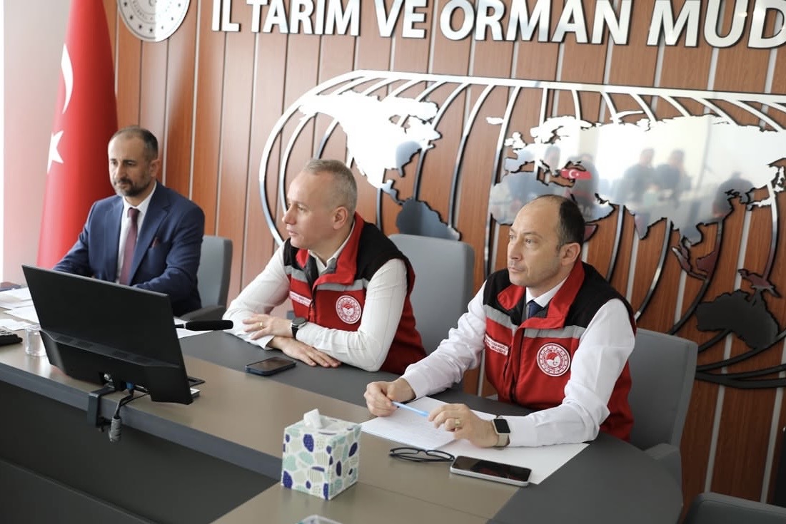 MANİSA’DA VETERİNER HEKİMLERE “BUZAĞI KAYIPLARINI AZALTMA” EĞİTİMİ