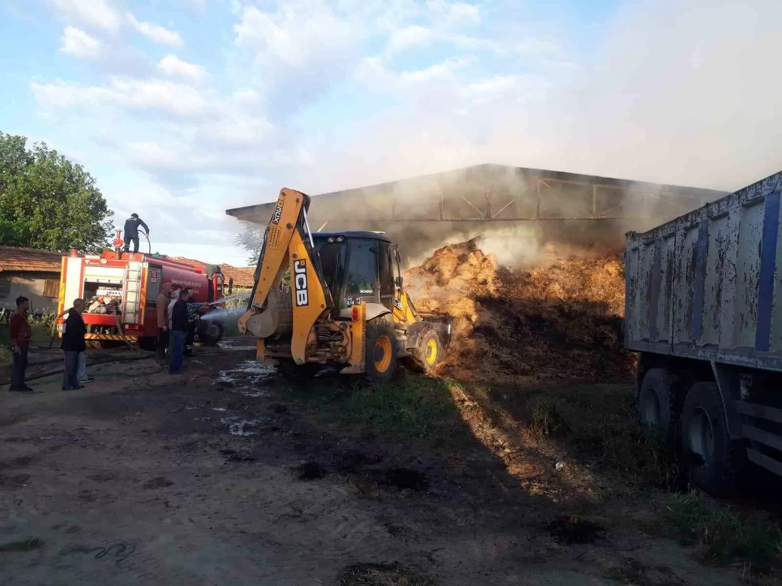 Manisa Büyükşehir İtfaiyesinden Samanlık Yangınları Uyarısı
