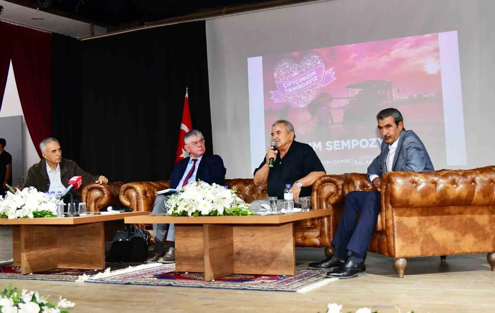 Yunusemre’de Tarımın ve Üreticilerin Sorunları Masaya Yatırıldı Yunusemre’de Tarımın ve Üreticilerin Sorunları Masaya Yatırıldı