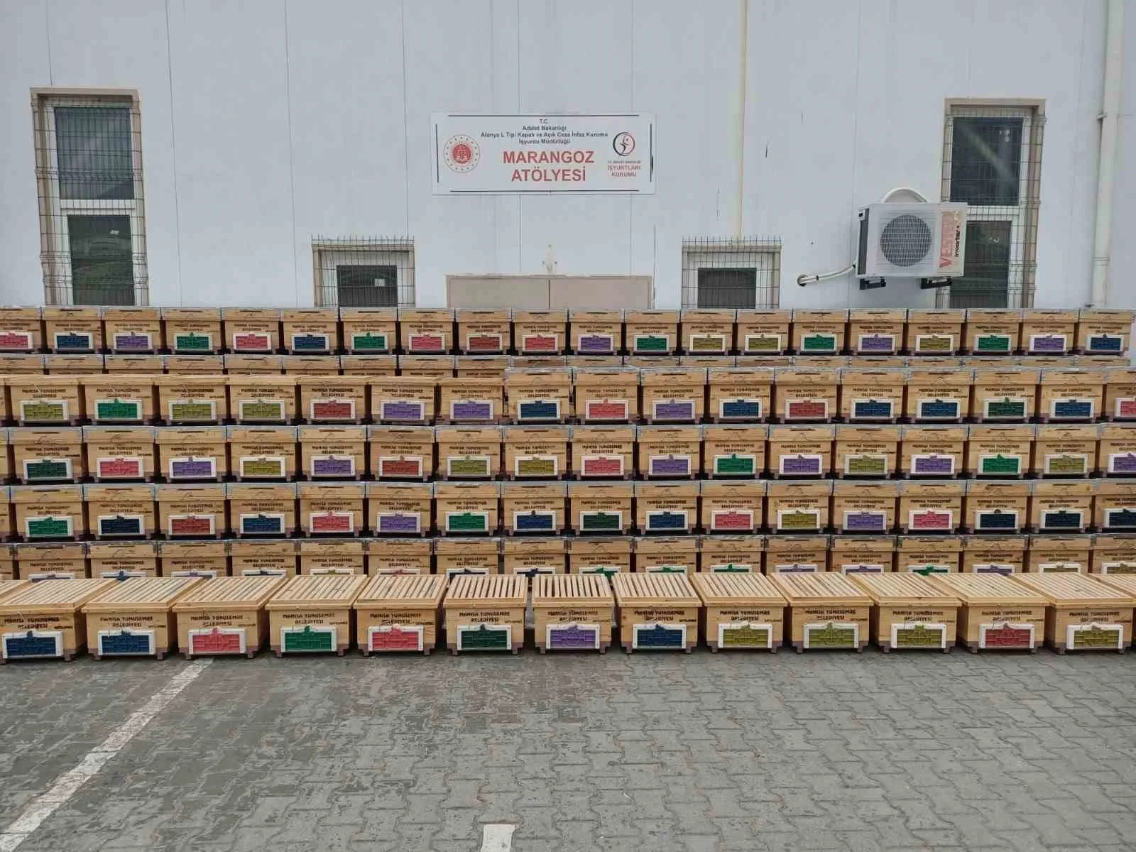 Hükümlülerin Ürettiği Kovanlar Üreticiye Dağıtılacak